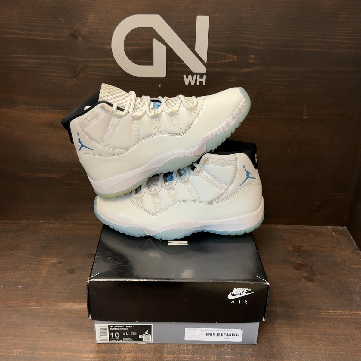 Jordan 11 Retro Legend Blue (2024) Size 10 (Pre-Owned) - front