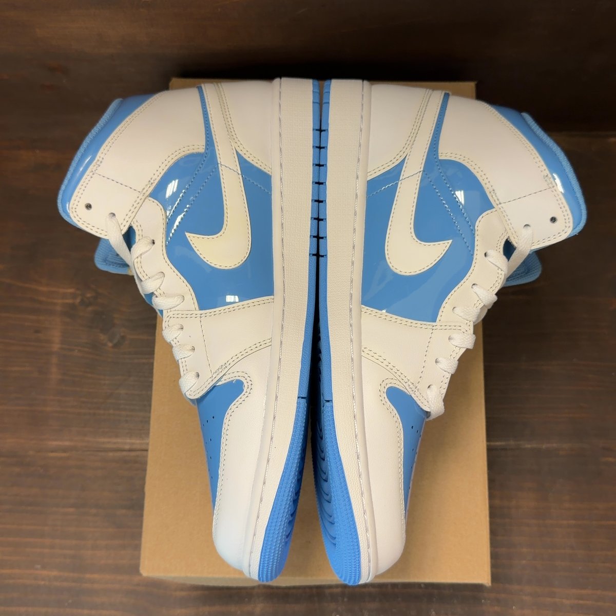 Jordan 1 Mid Legend Blue Size 12 - aux