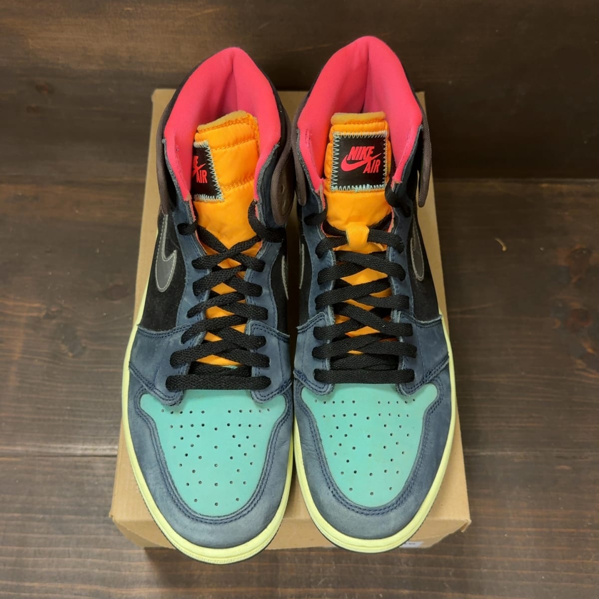 Jordan 1 Retro High Tokyo Bio Hack Size 11 (Pre-Owned) - tag