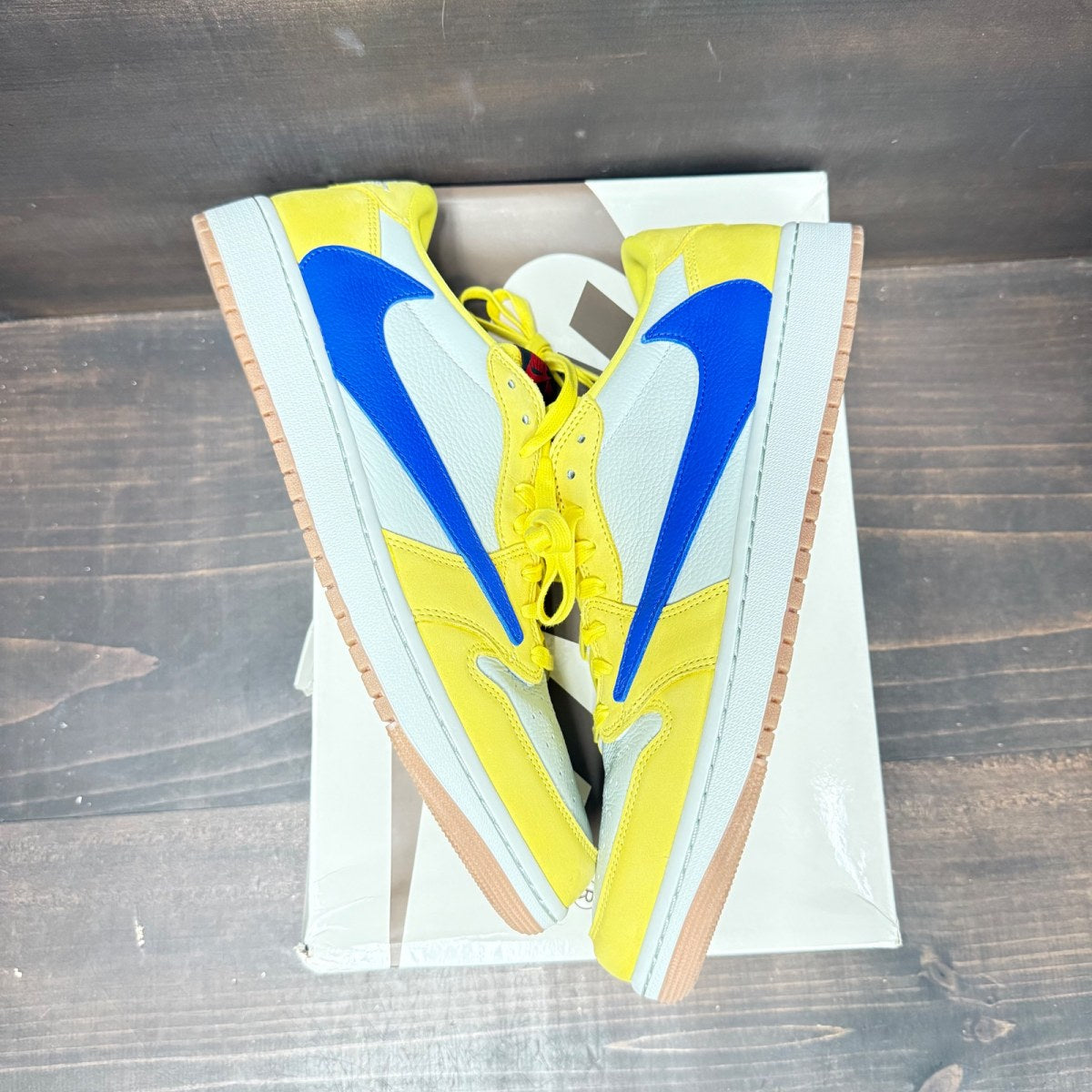 Jordan 1 Retro Low OG SP Travis Scott Canary (Women's) Size 13.5W (Pre-Owned) - Image 4