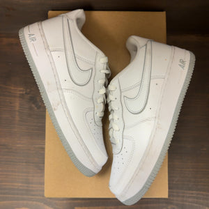 Nike Air Force 1 Low LV8 White Wolf Grey Black (GS) Size 6.5Y (Pre-Owned) - Image 2