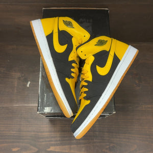Jordan Beginning Moments Pack 1/1 Size 8.5 - aux