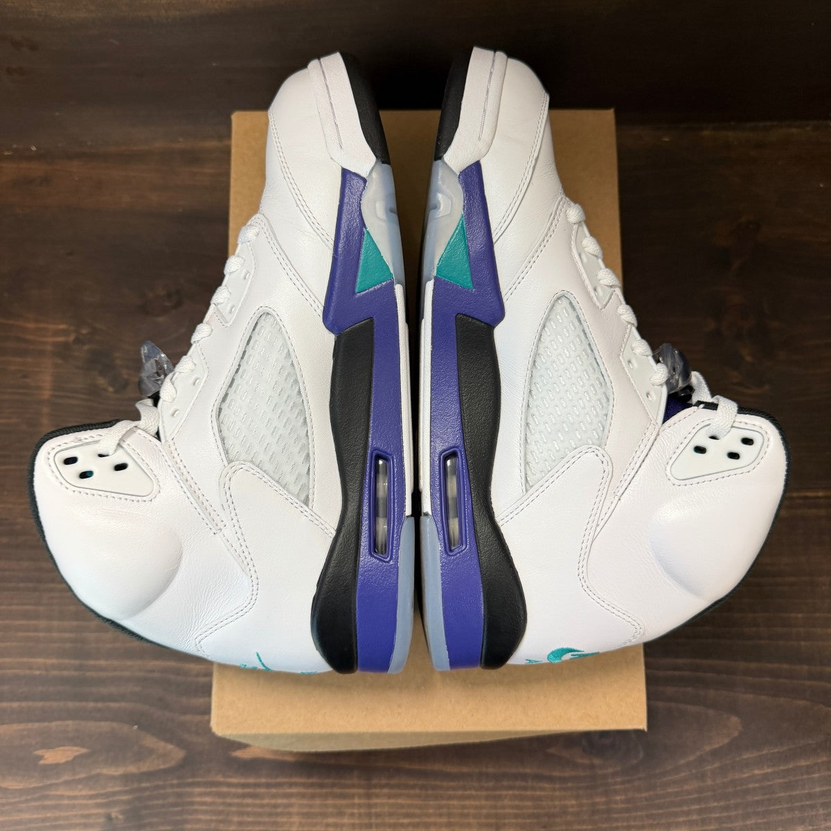 Jordan 5 Retro Grape (2025) Size 10 (Pre-Owned) - Image 5