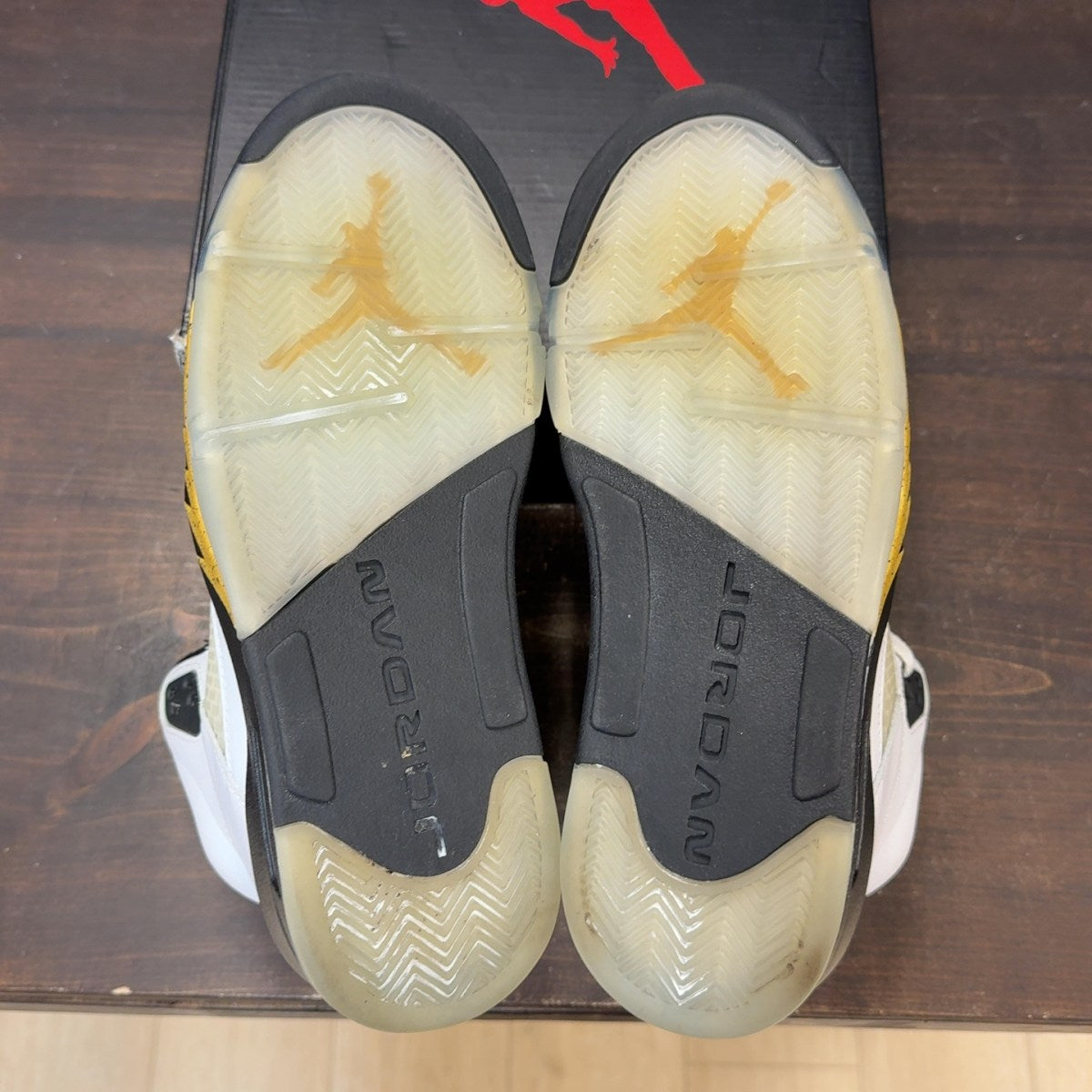 Jordan 5 Retro Olympic (2016) Size 9.5 (Pre-Owned) - Image 9