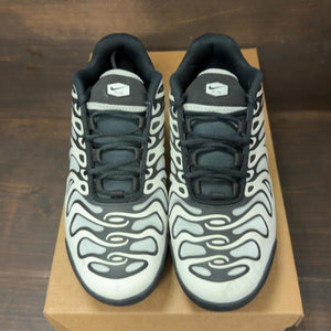 Nike Air Max Plus Drift White Black Metallic Silver Size 6 (Pre-Owned) - tag