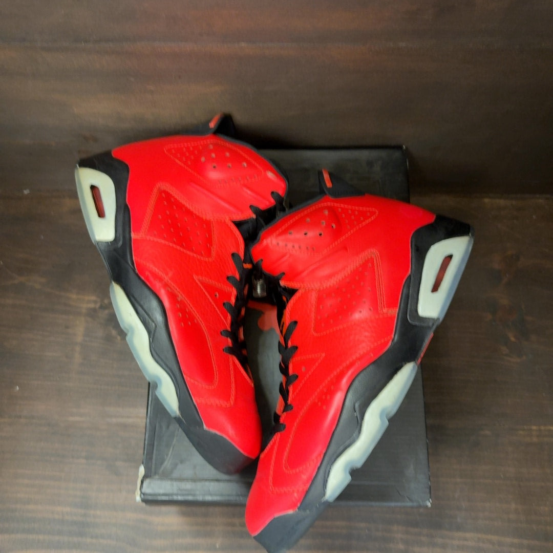 Jordan 6 Retro Infrared 23 (Toro) Size 12 (Pre-Owned) - Image 2