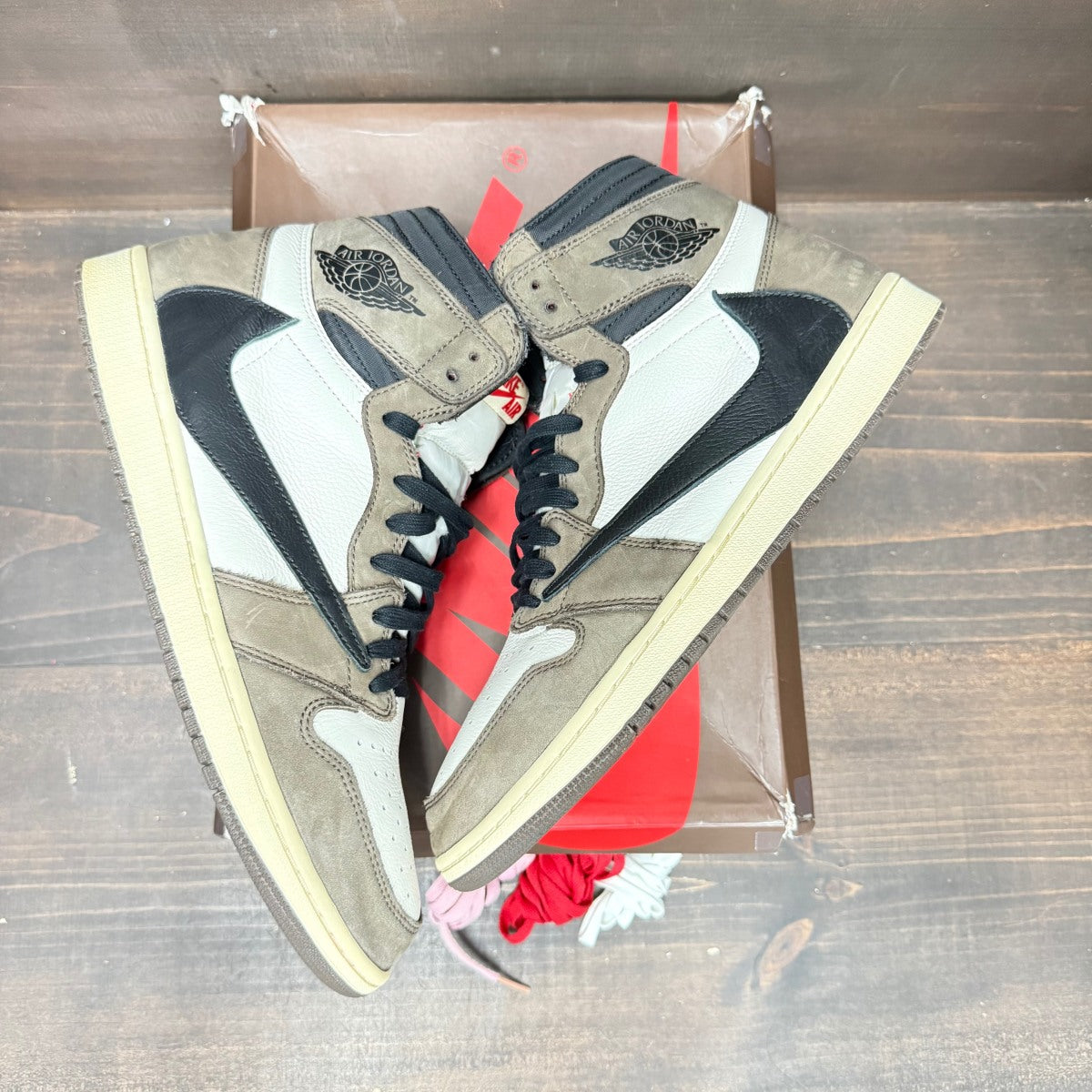 Jordan 1 Retro High OG SP Travis Scott Mocha - Image 4