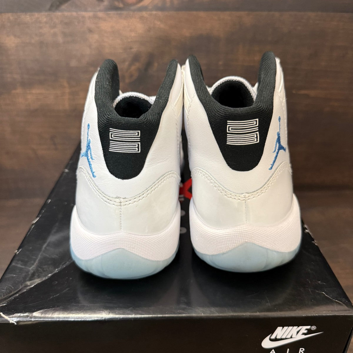Jordan 11 Retro Legend Blue (2024) (GS) Size 5.5Y (Pre-Owned)
