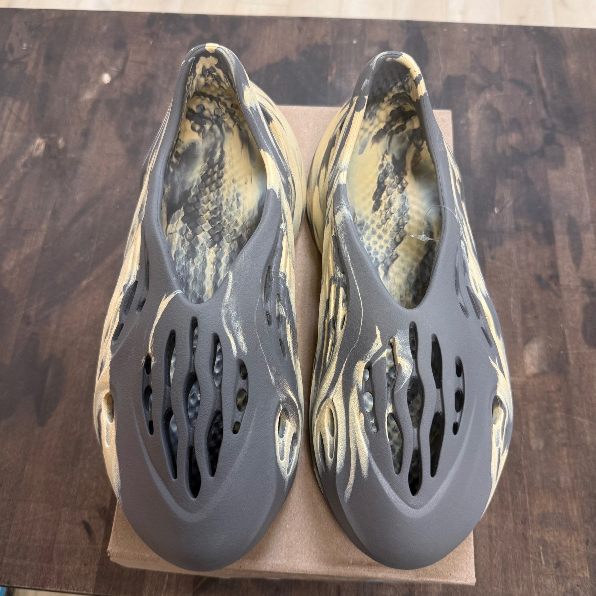 adidas Yeezy Foam RNNR MX Cream Clay Size 11 (Pre-Owned) - Image 2