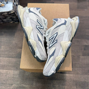 New Balance 9060 Moonrock Linen Size 5.5 (Pre-Owned) - Image 1