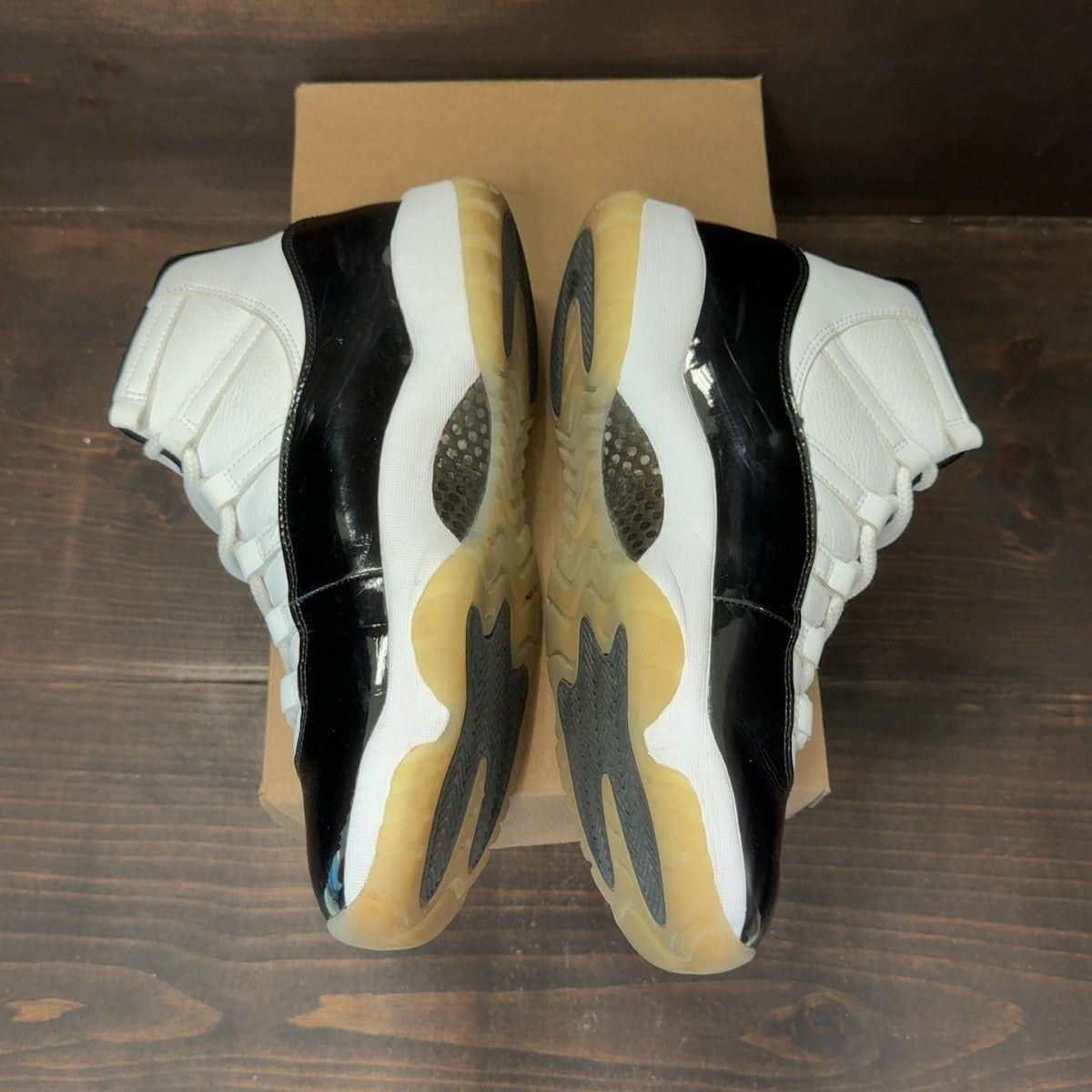 Jordan 11 Retro DMP Gratitude (2023) Size 10.5 (Pre-Owned) - Image 4