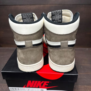 Jordan 1 Retro High Dark Mocha Size 8 (Pre-Owned) - sole