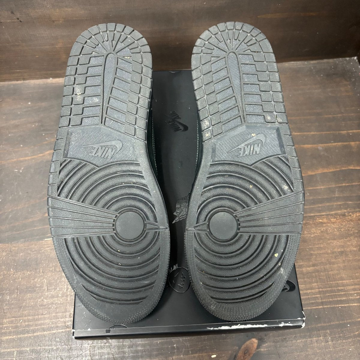 Jordan 1 Retro Low OG SP Travis Scott Black Phantom Size 9 (Pre-Owned) - box