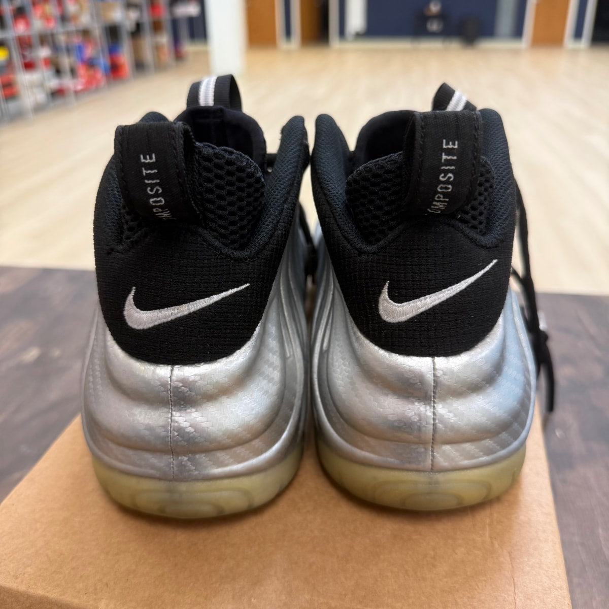 Nike Air Foamposite Pro Silver Surfer Size 12 (Pre-Owned) - Image 4