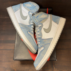 Jordan 1 Retro High OG Hyper Royal - Image 2