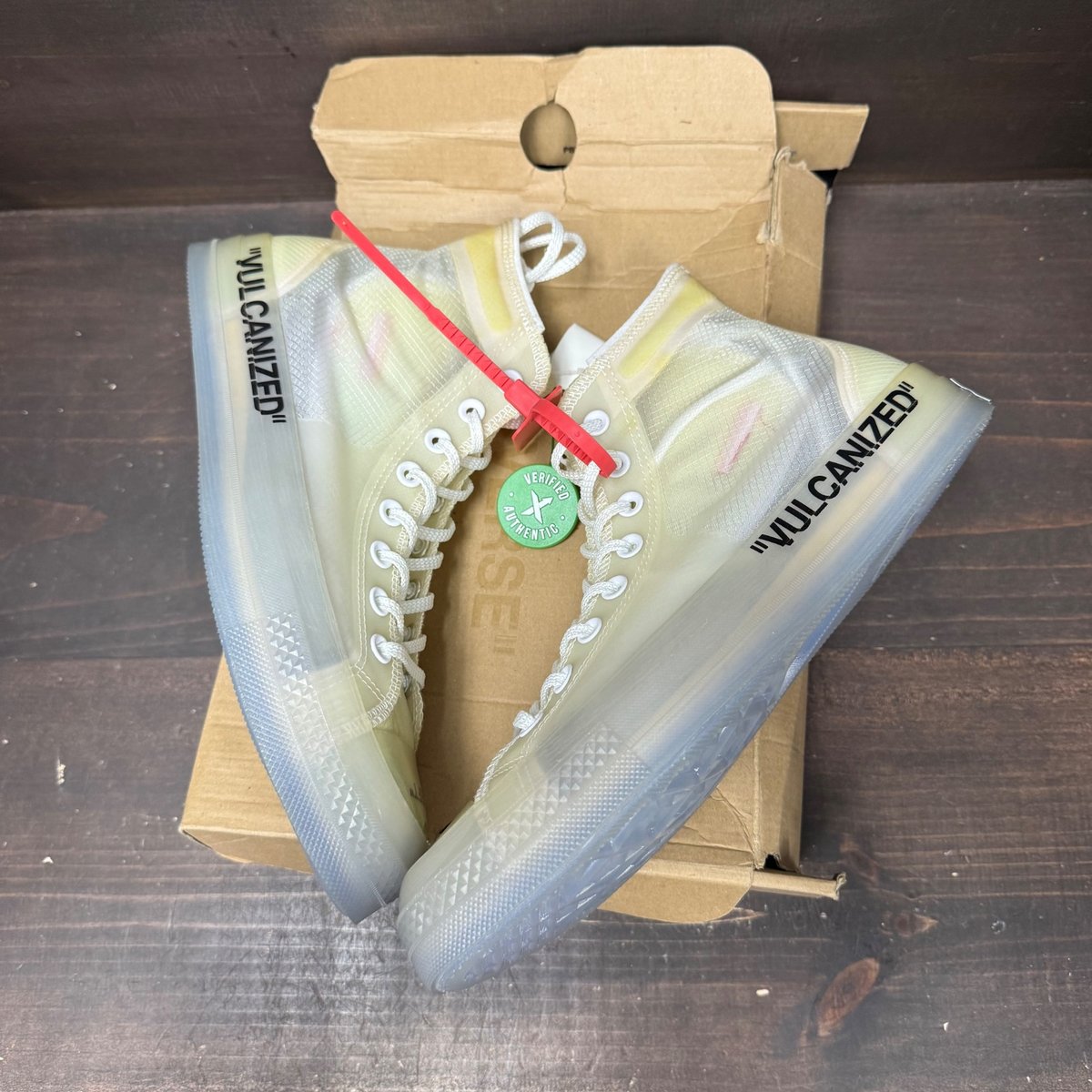Converse Chuck Taylor All Star Vulcanized Hi Off-White Size 10.5 - tag