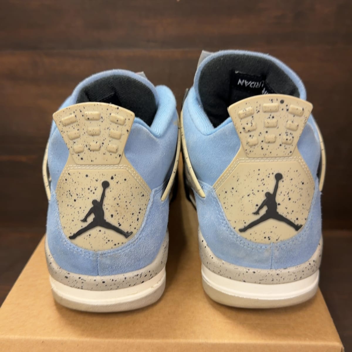 Jordan 4 Retro University Blue Size 10.5 (Pre-Owned) - aux