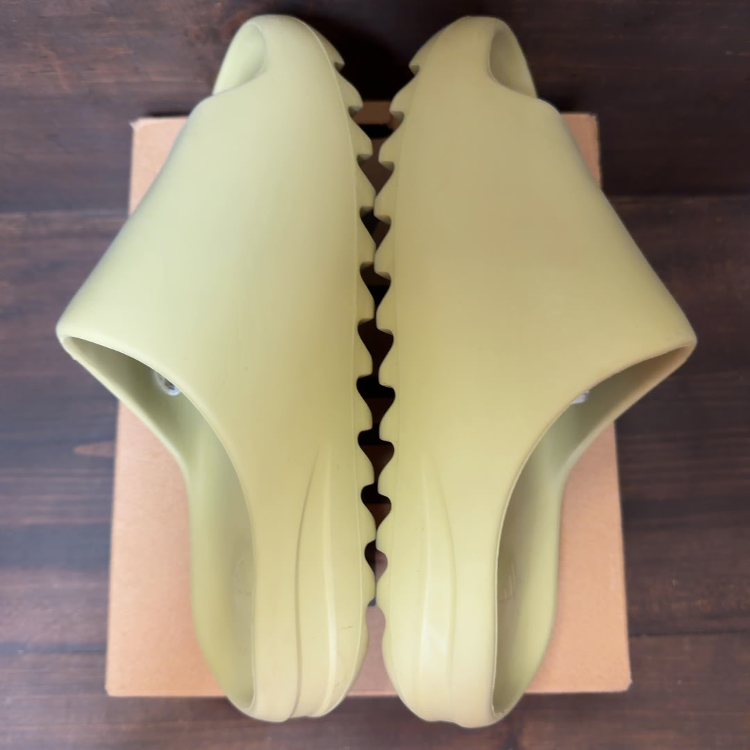 adidas Yeezy Slide Resin Size 7 (Pre-Owned)