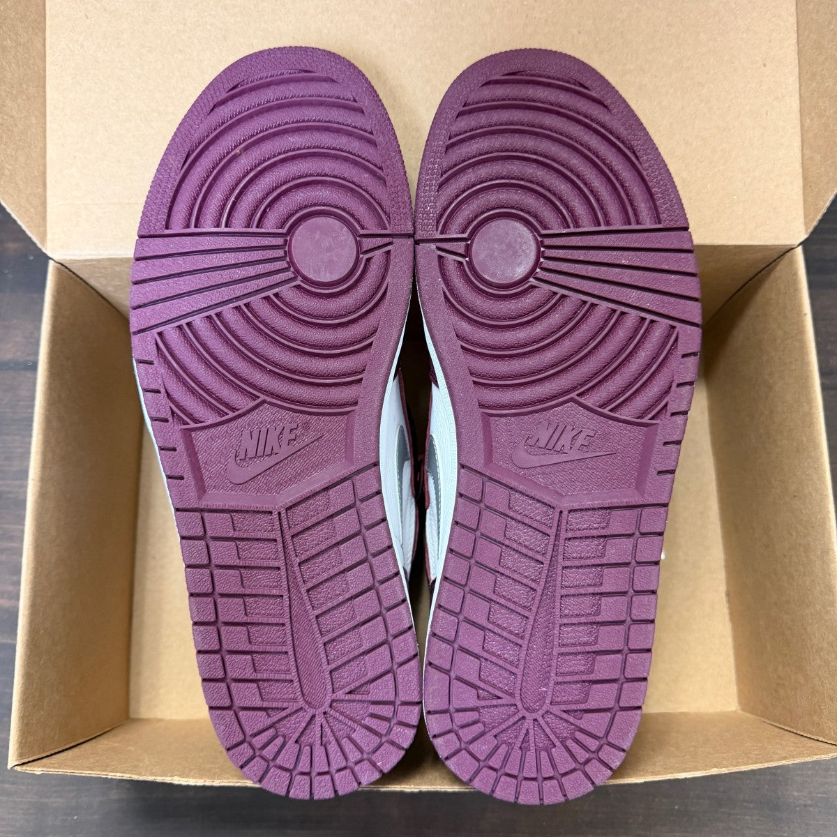 Jordan 1 Retro High OG Bordeaux Size 11 (Pre-Owned) - Image 7