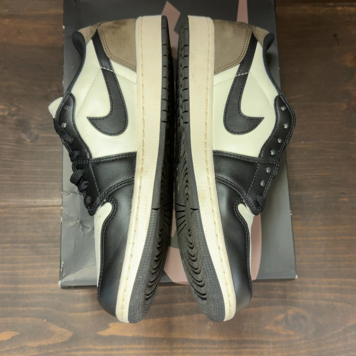 Jordan 1 Retro Low OG Mocha - Image 4