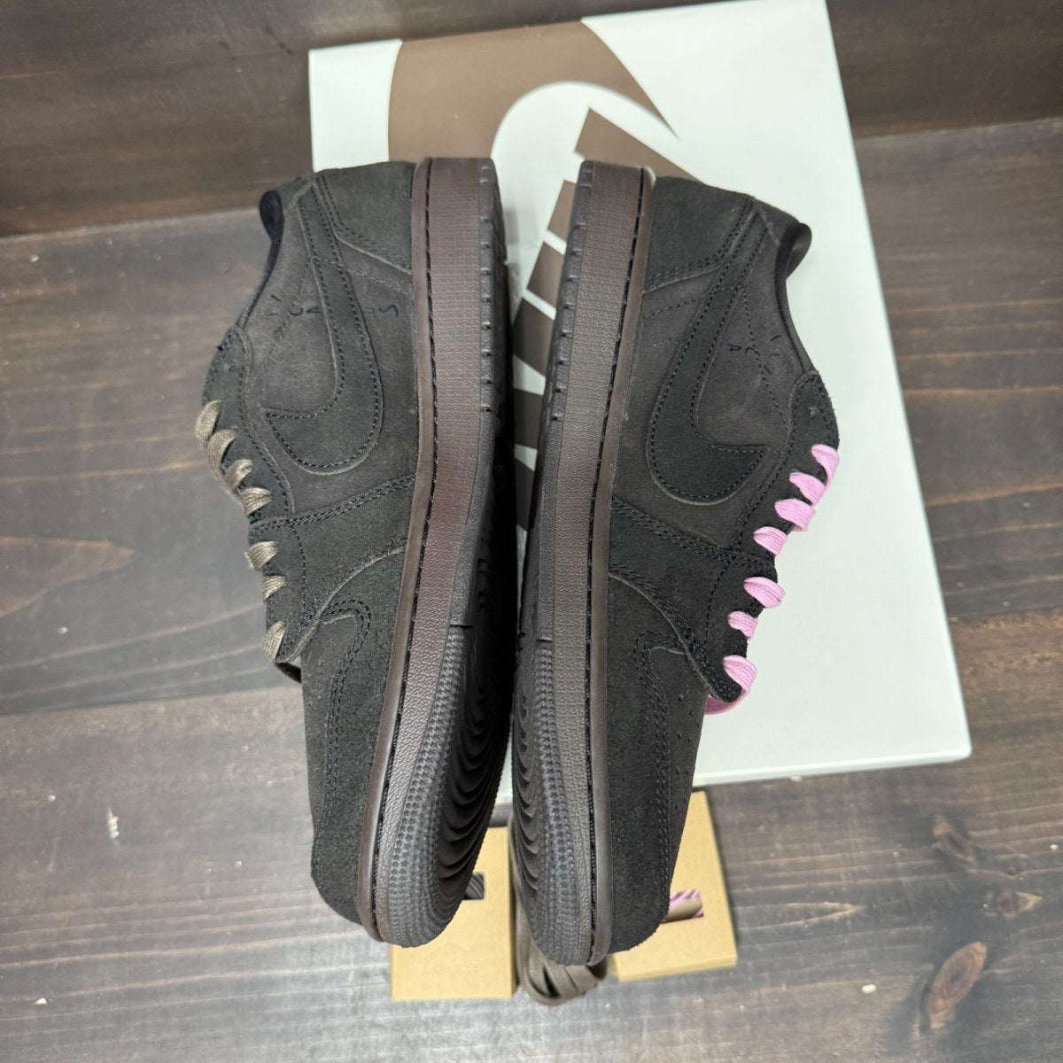 Jordan 1 Retro Low OG SP Travis Scott Velvet Brown - Image 3