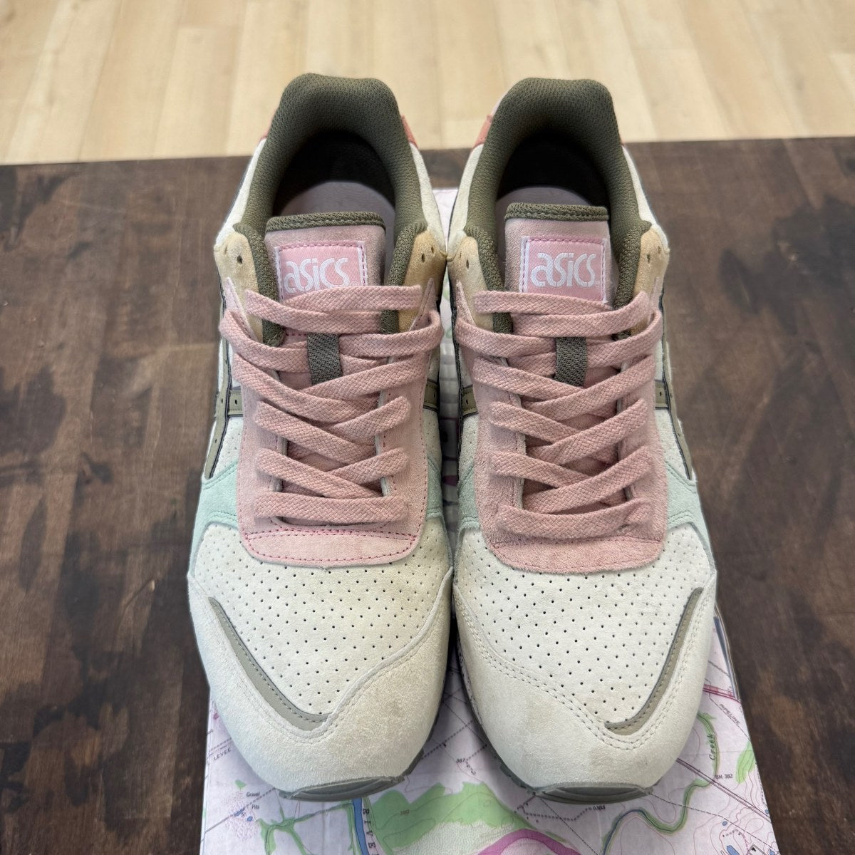 ASICS Gel-Classic Bodega On the Road Size 10 (Pre-Owned) - Image 2