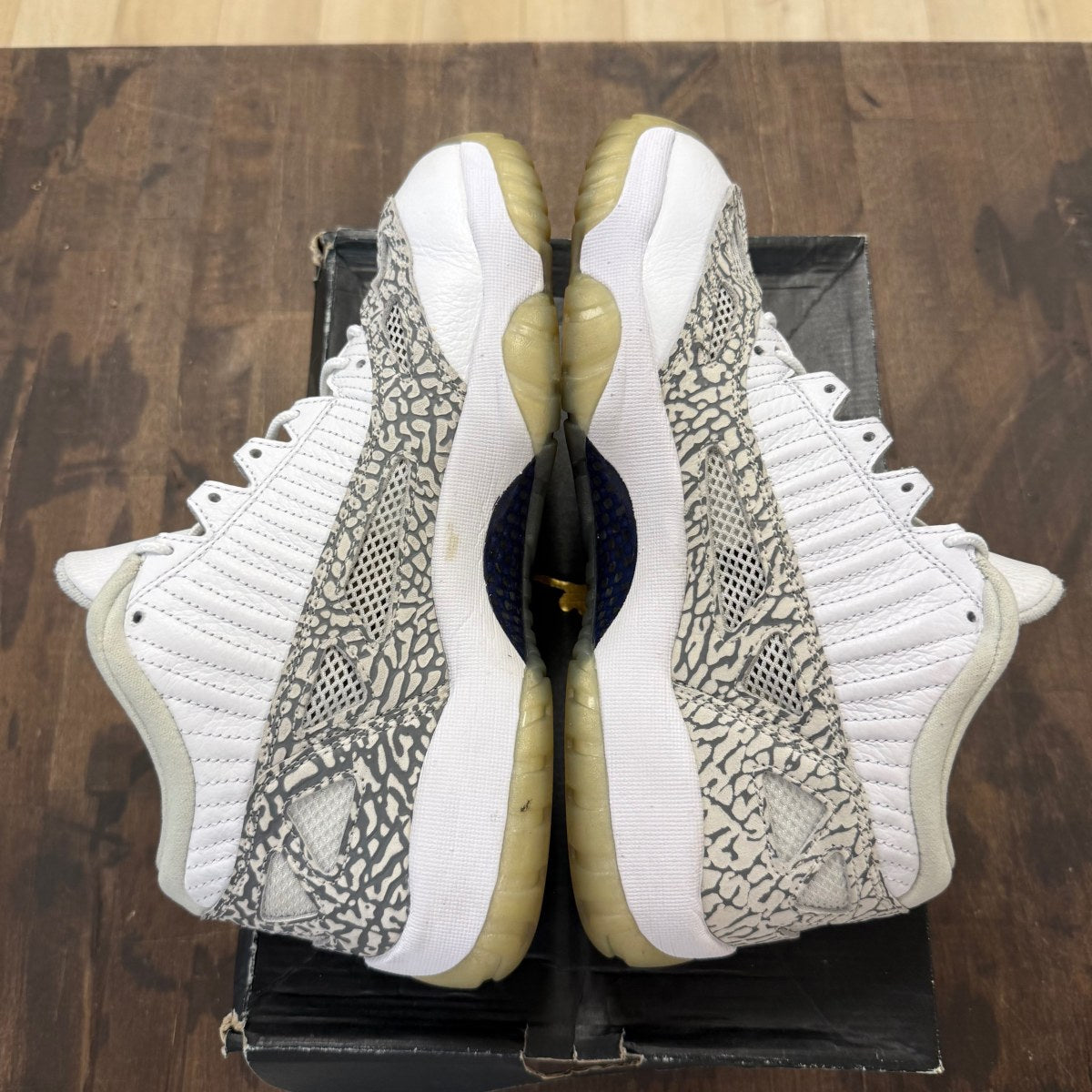 Jordan 11 Retro Low IE Cobalt (2015) - Image 4