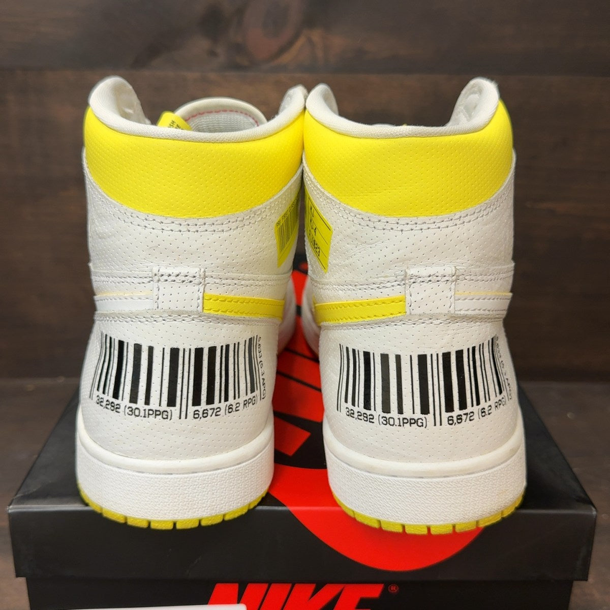 Jordan 1 Retro High First Class Flight Size 10.5 (Pre-Owned) - aux