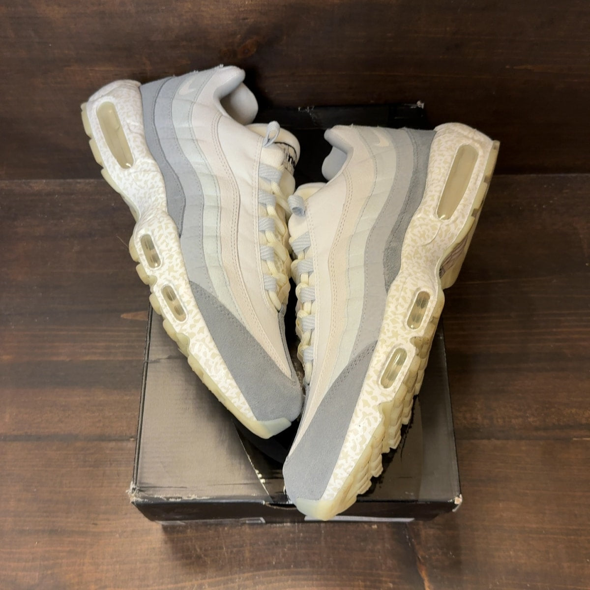 Nike Air Max 95 Light Bone GID Size 12 (Pre-Owned) - Image 2