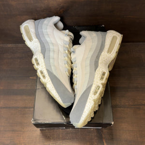 Nike Air Max 95 Light Bone GID Size 12 (Pre-Owned) - Image 2