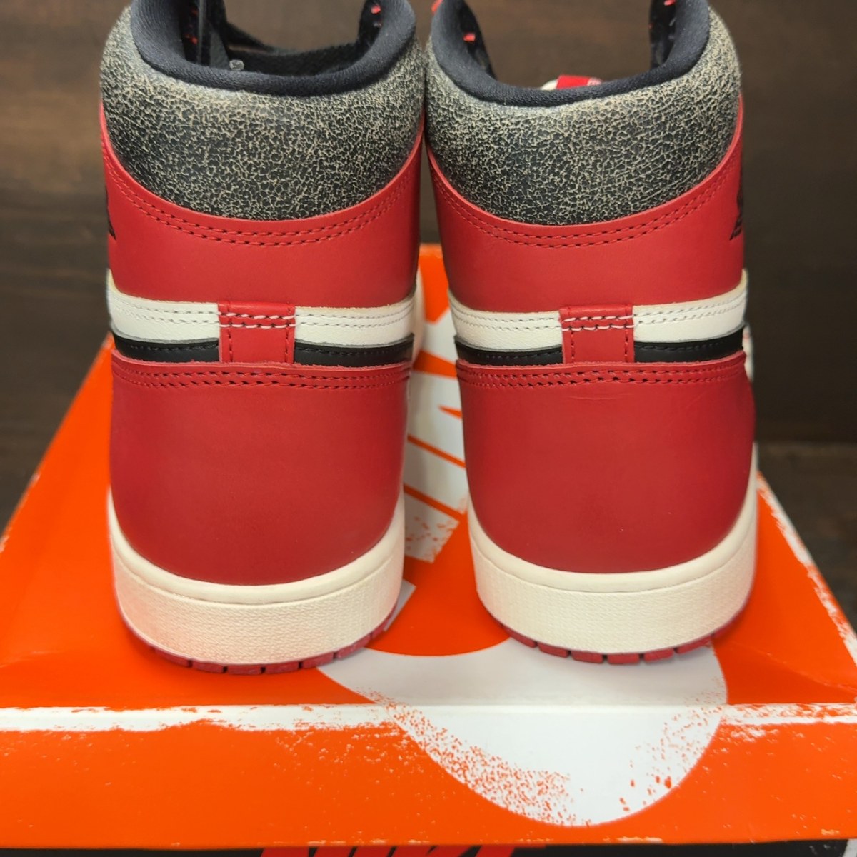 Jordan 1 Retro High OG Chicago Lost and Found - Image 5
