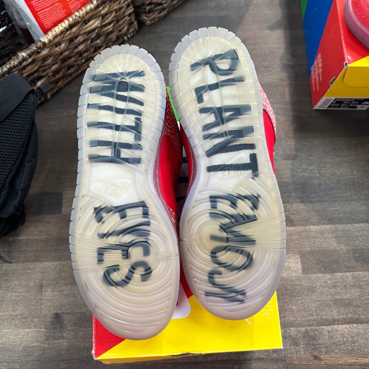 Nike SB Dunk Low Stingwater Magic Mushroom - Image 6