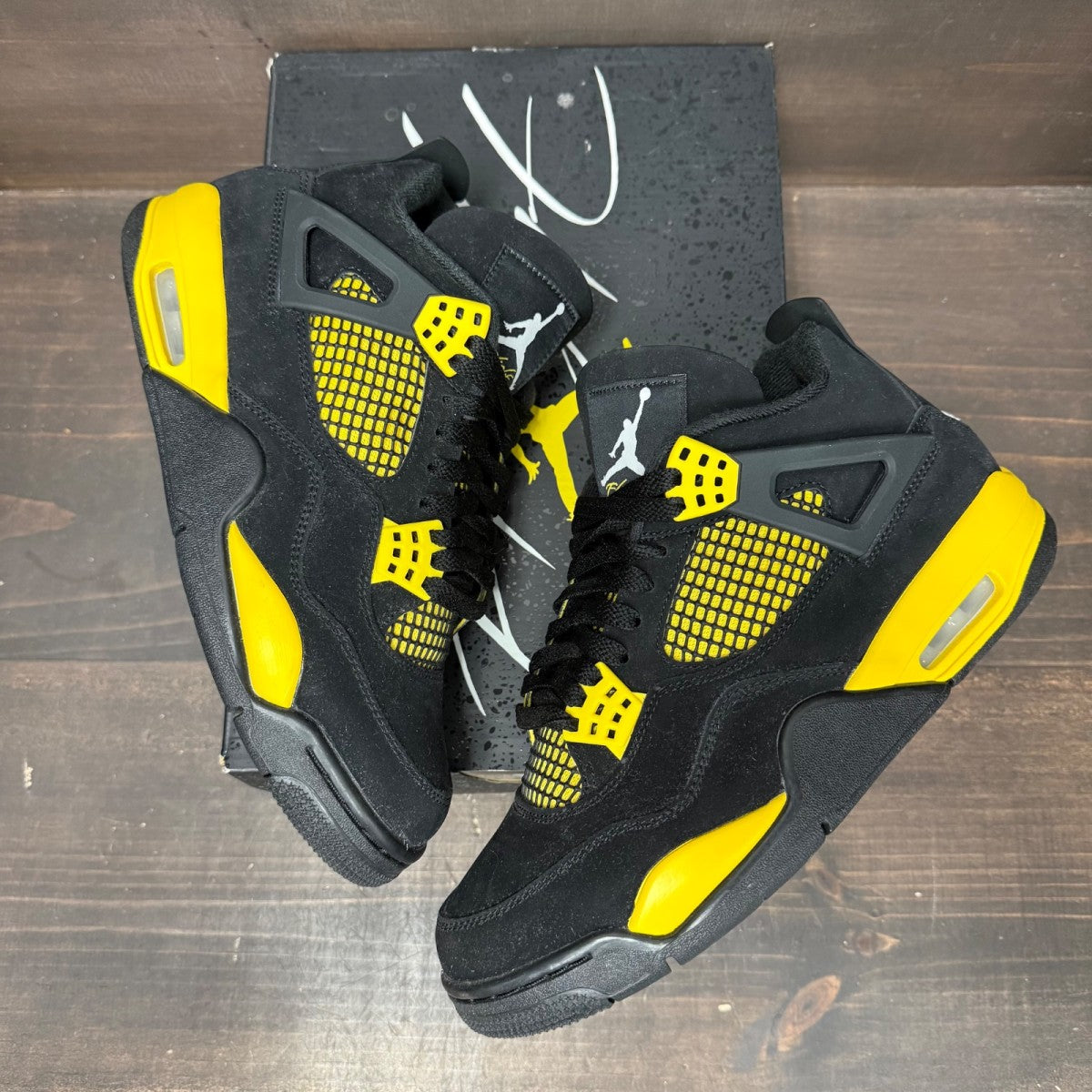 Jordan 4 Retro Thunder (2023) - Image 4