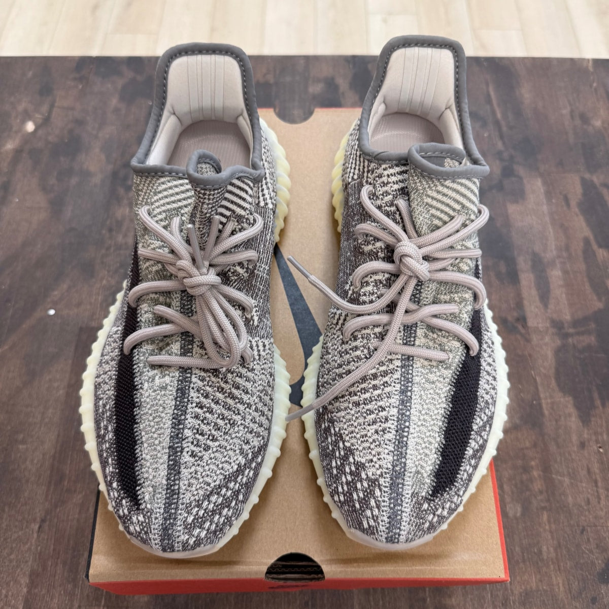 adidas Yeezy Boost 350 V2 Zyon Size 9 (Pre-Owned) - Image 2