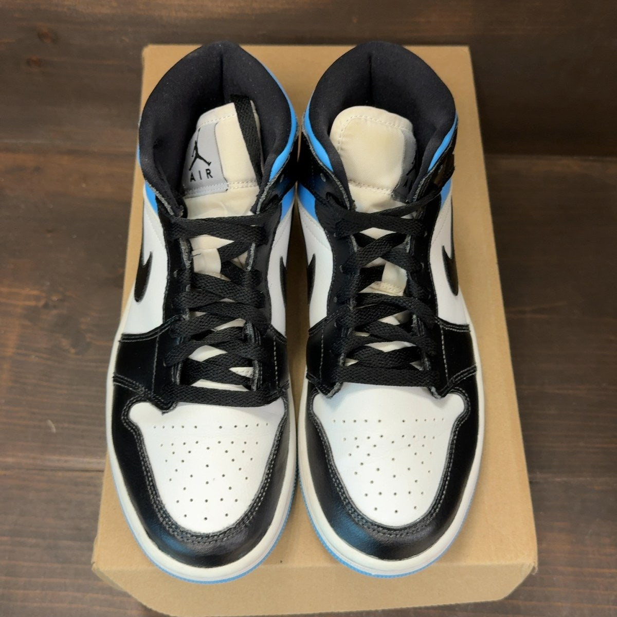 Jordan 1 Mid University Blue (Women's) Size 8W (Pre-Owned) - Image 3