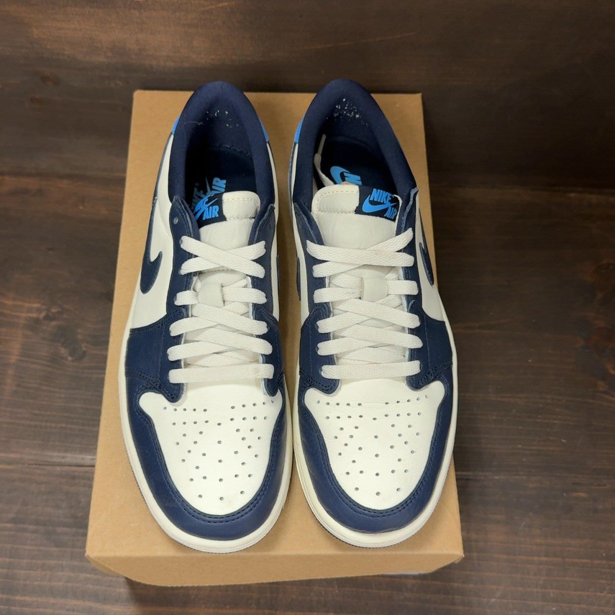 Jordan 1 Low OG Obsidian UNC Size 9.5 (Pre-Owned) - Image 3