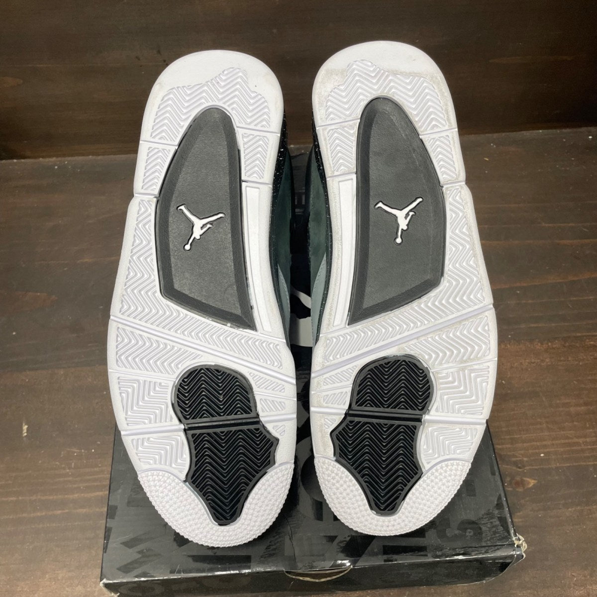 Jordan 4 Retro Fear (2024) - Image 4