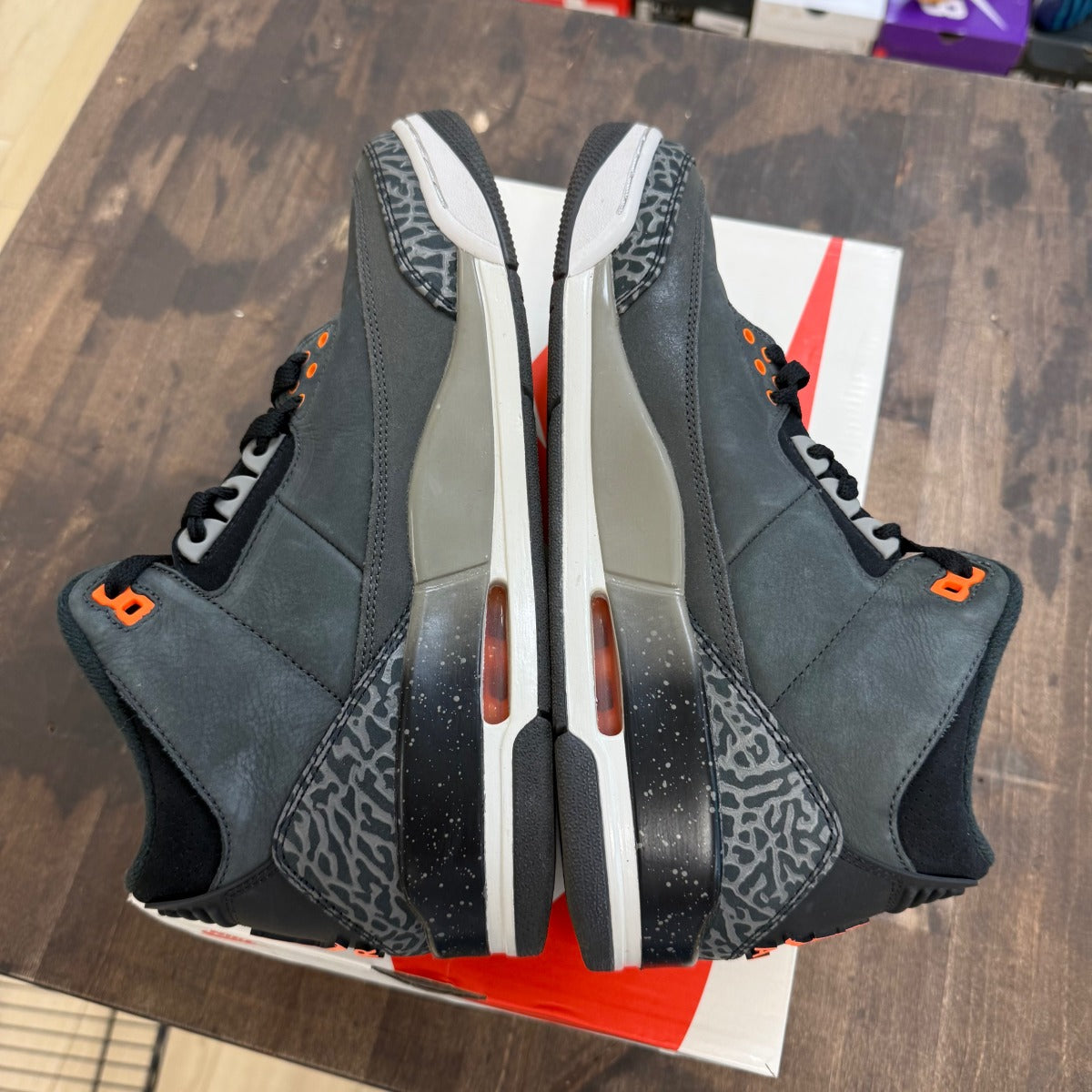 Jordan 3 Retro Fear Pack (2023) Size 9.5 (Pre-Owned) - Image 4