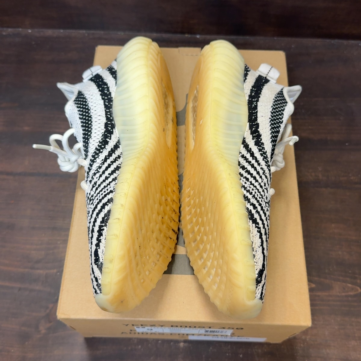 adidas Yeezy Boost 350 V2 Zebra - Image 4