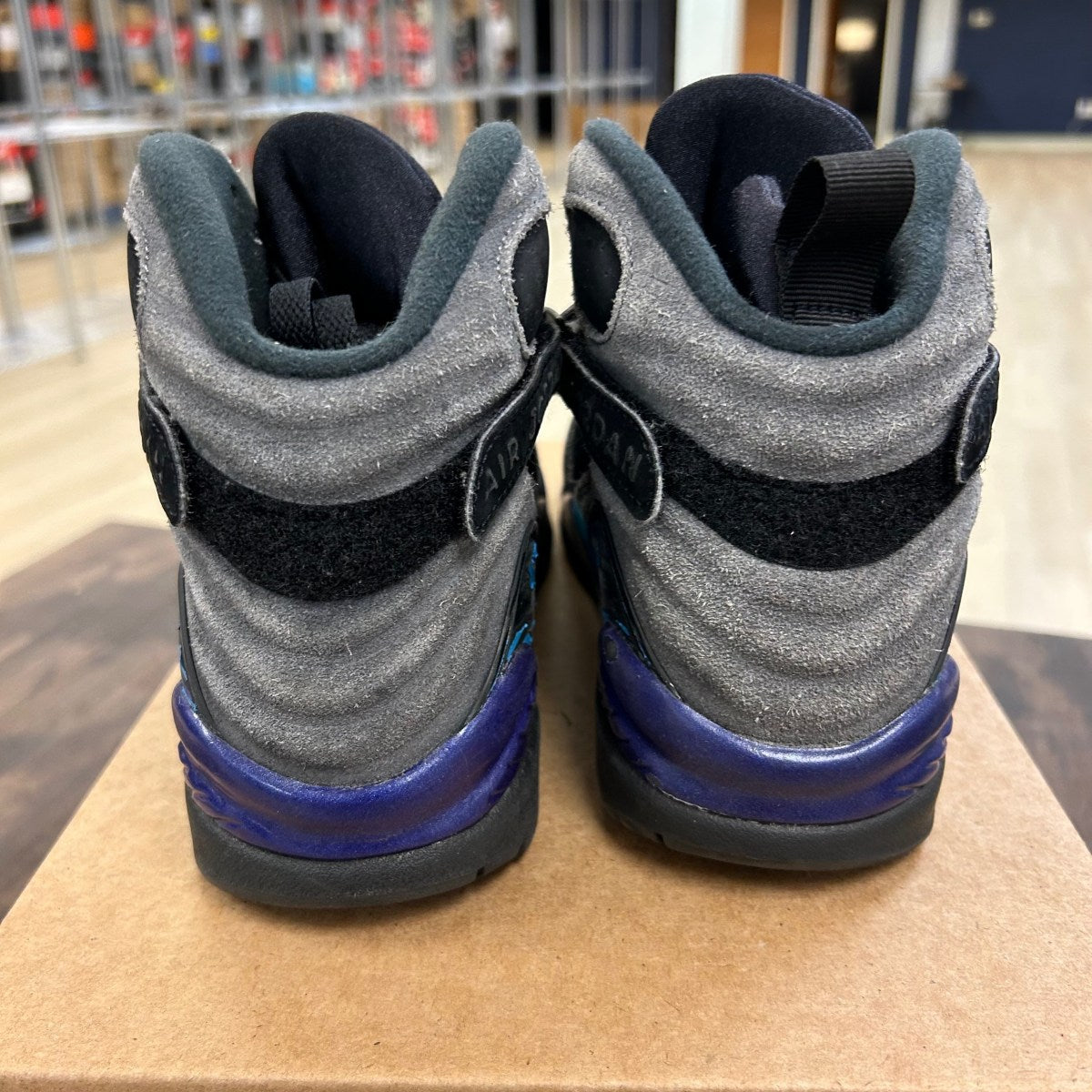 Jordan 8 Retro Aqua (2025) (GS) Size 5.5Y (Pre-Owned) - Image 4