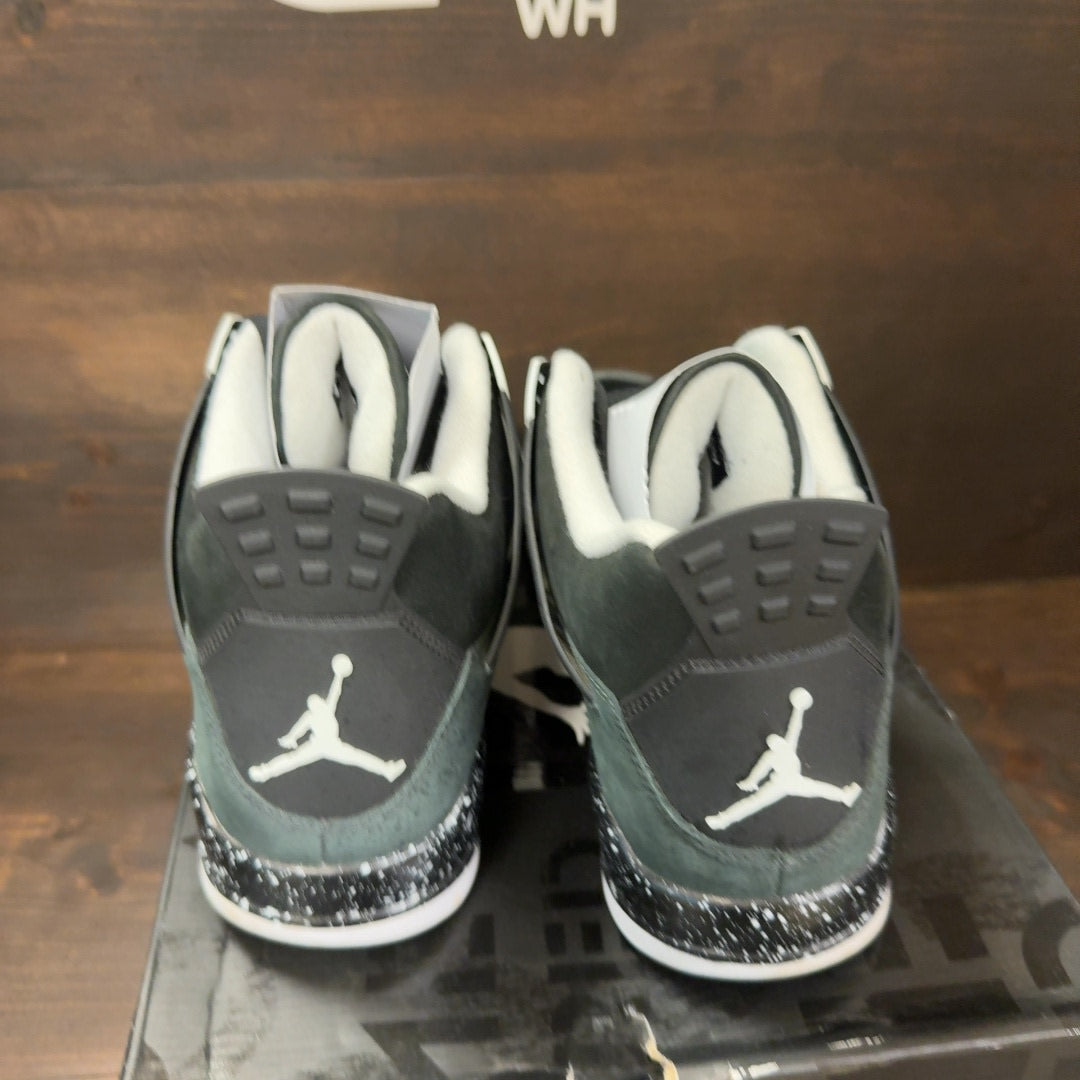 Jordan 4 Retro Fear (2024) Size 12 (Pre-Owned)