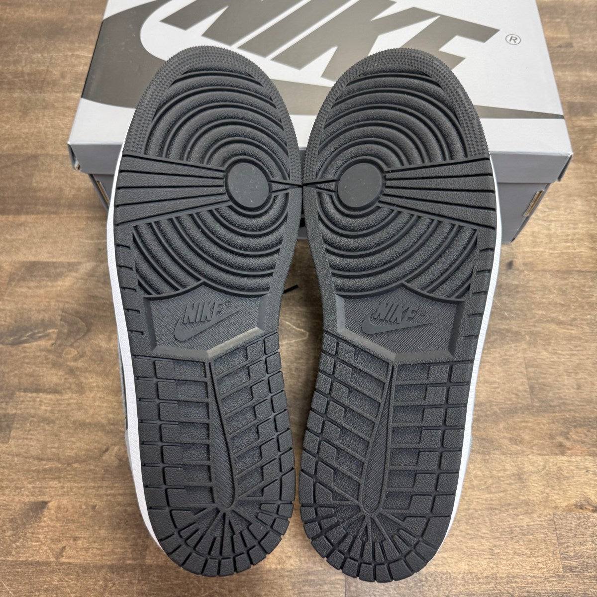 Jordan 1 Retro Low OG Shadow (2024) - Image 5
