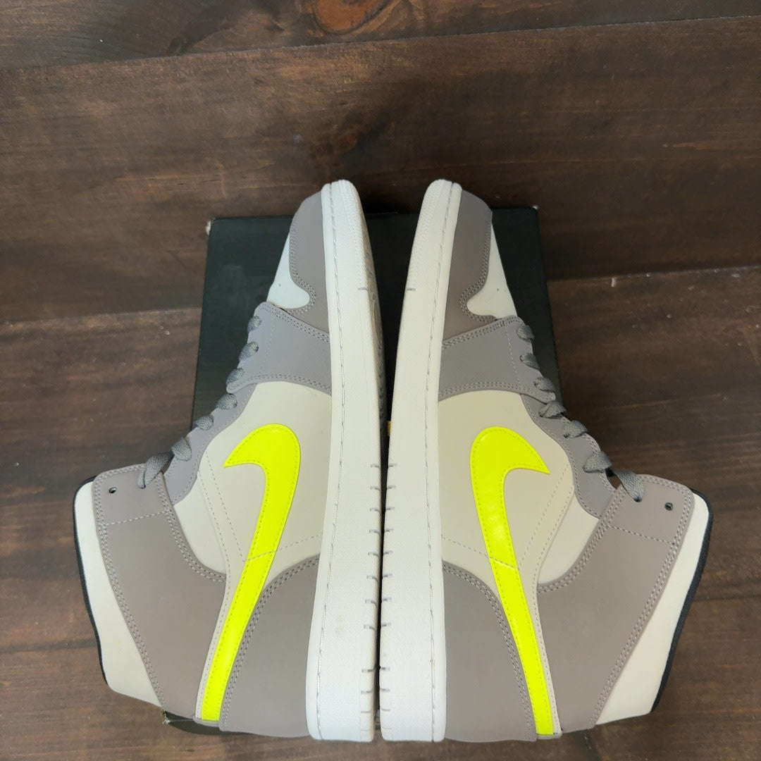 Jordan 1 Mid Gunsmoke Volt - Image 6