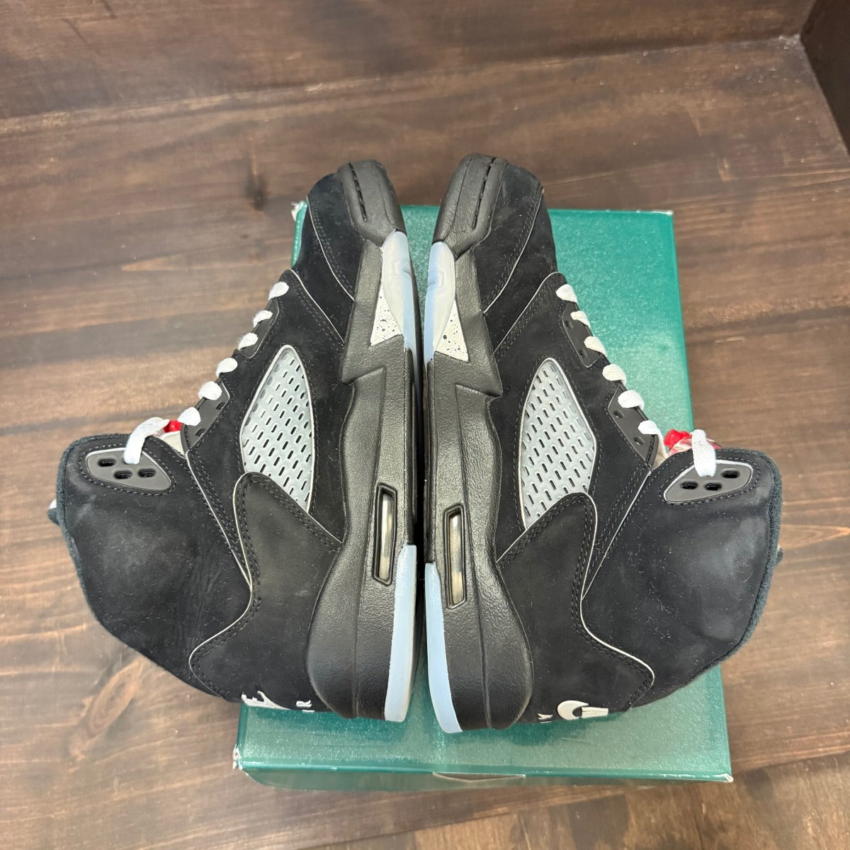 Jordan 5 Retro OG Black Metallic Reimagined (GS) Size 6.5Y (Pre-Owned) - Image 4