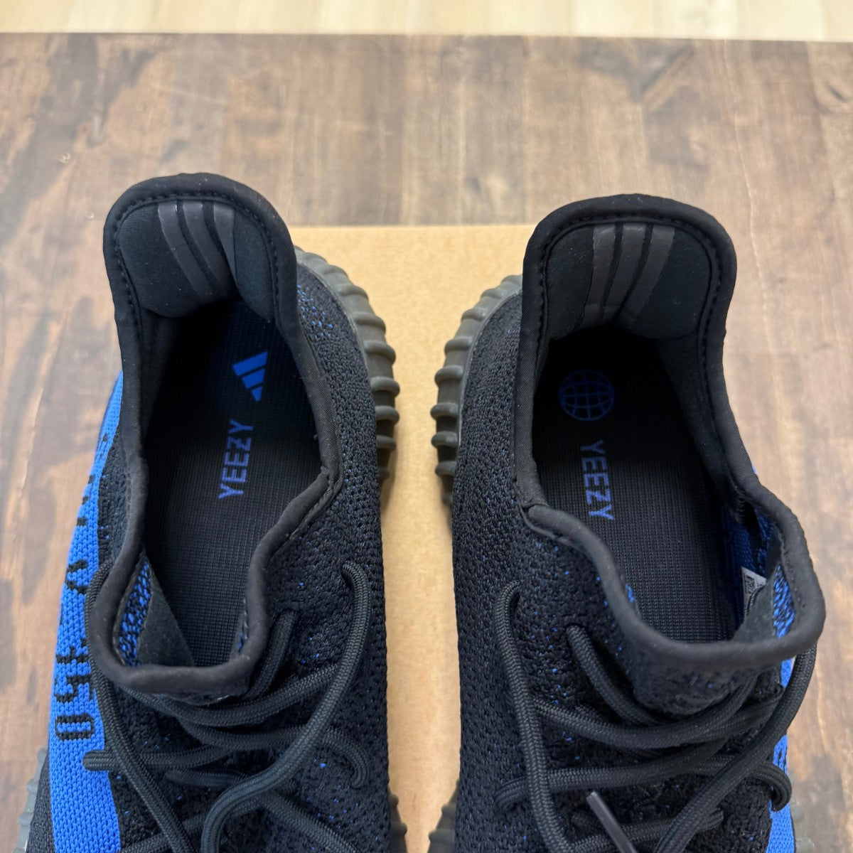 adidas Yeezy Boost 350 V2 Dazzling Blue Size 12 (Pre-Owned) - Image 3