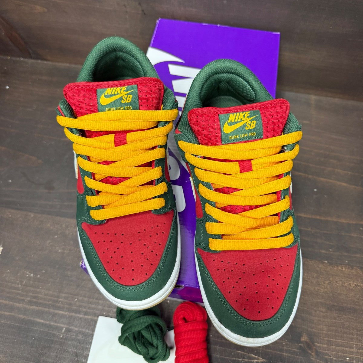 Nike SB Dunk Low Pro PRM Seattle Supersonics Size 7 (Pre-Owned) - Image 2