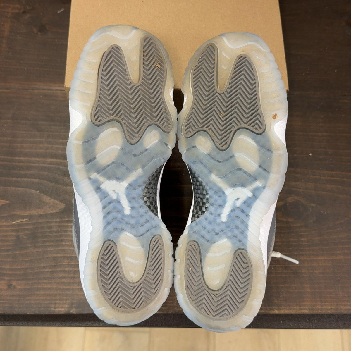 Jordan 11 Retro Cool Grey (2021) (GS) Size 7Y (Pre-Owned) - Image 8
