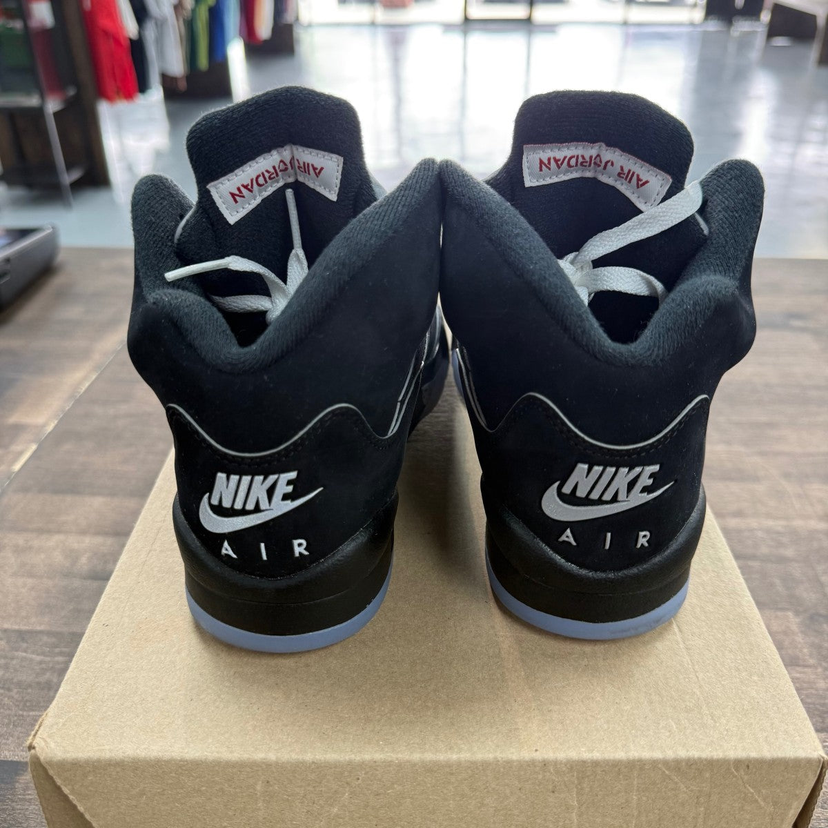 Jordan 5 Retro OG Black Metallic Reimagined (GS) Size 5Y (Pre-Owned) - Image 4