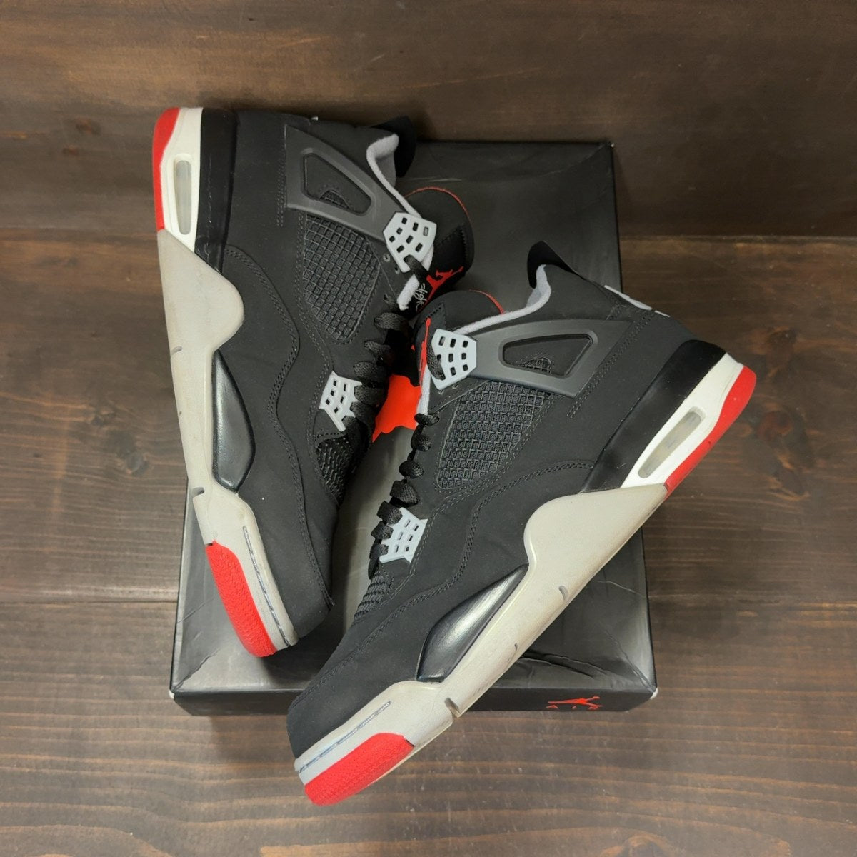 Jordan 4 Retro Bred (2019) - Image 2