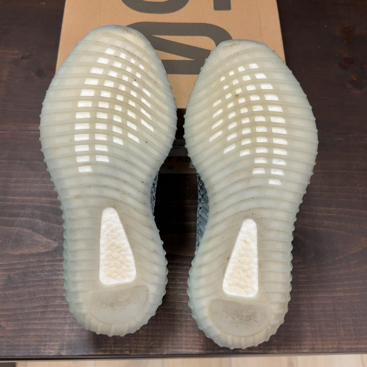 adidas Yeezy Boost 350 V2 Ash Blue Size 9 (Pre-Owned) - aux